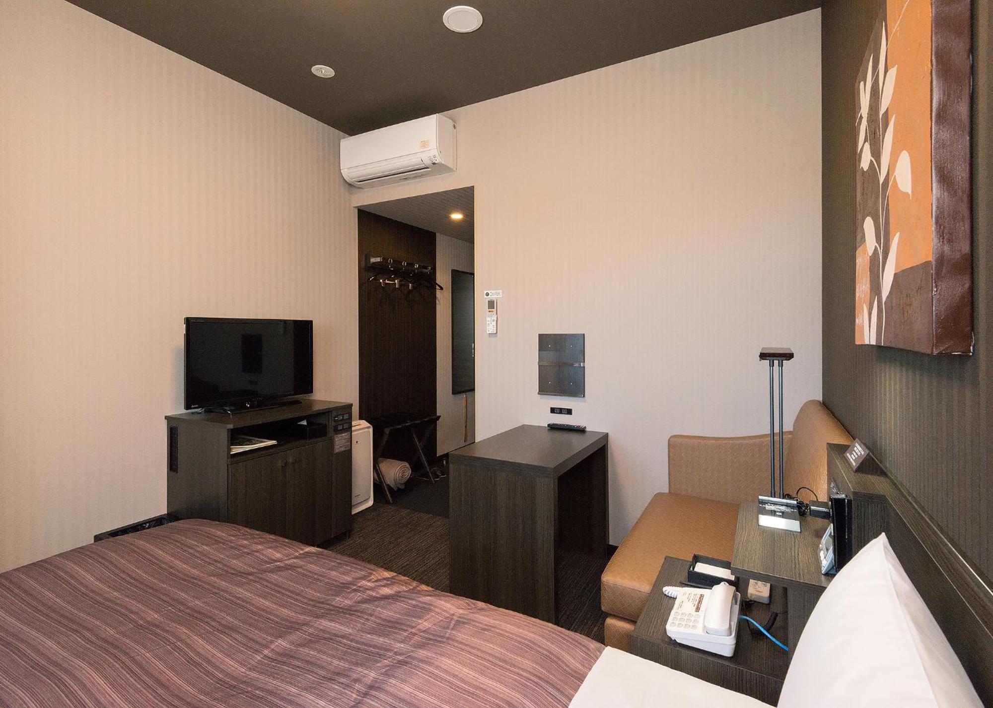Hotel Route-Inn Chitose Ekimae Экстерьер фото